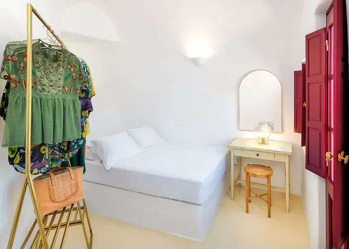 Villa Oikia Cave House *