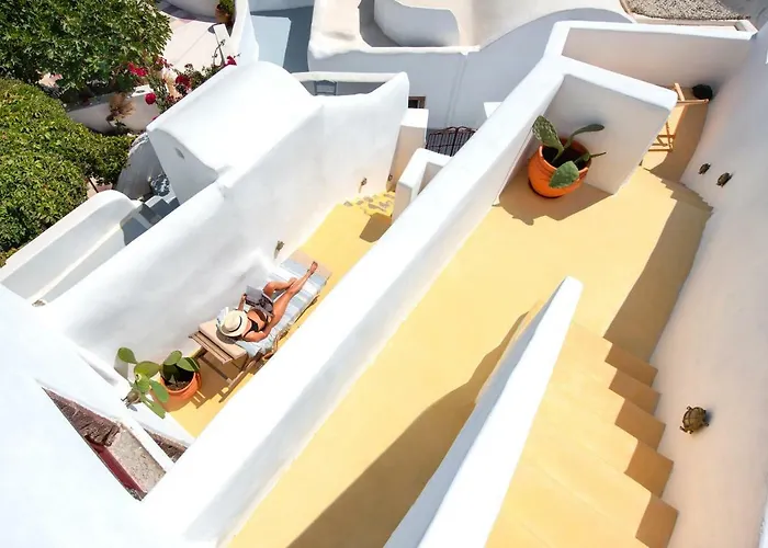 Villa Oikia Cave House