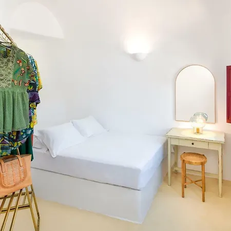 Villa Oikia Cave House *