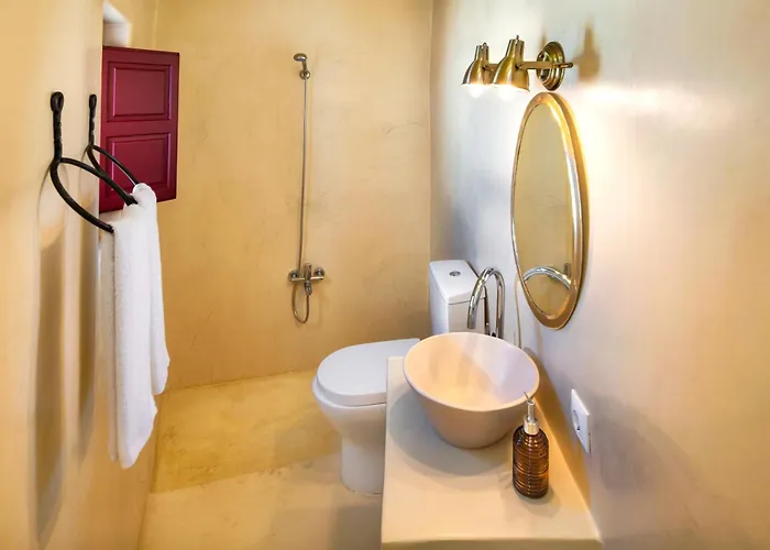 Вилла Oikia Cave House *